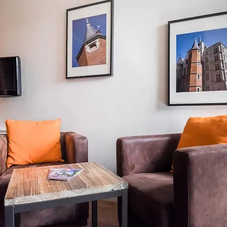 Vieille Bourse - Close To Stations And Old - Welkeys ליל