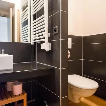 Vieille Bourse - Close To Stations And Old - Welkeys