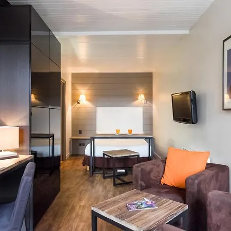 Vieille Bourse - Close To Stations And Old - Welkeys